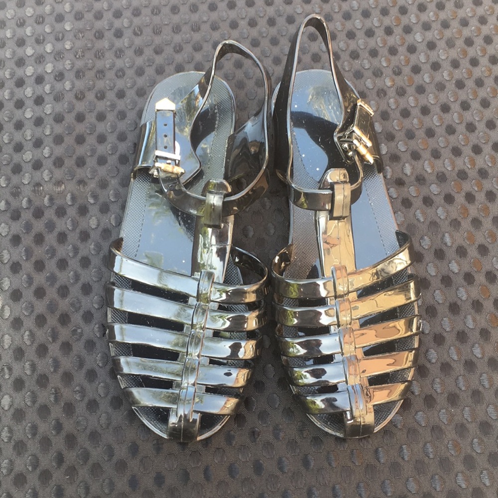 Black jelly caged sandals sz 6.5